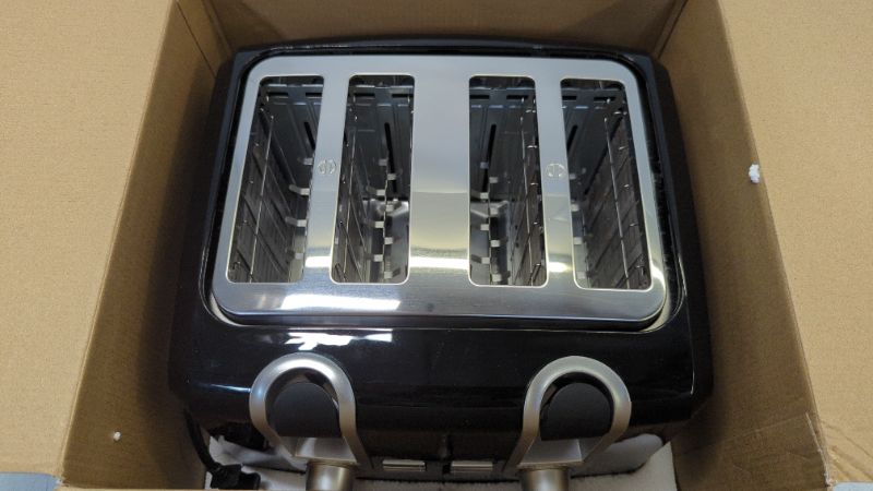 Photo 3 of BLACK+DECKER T4569B 4-Slice Toaster, Bagel Toaster, Black