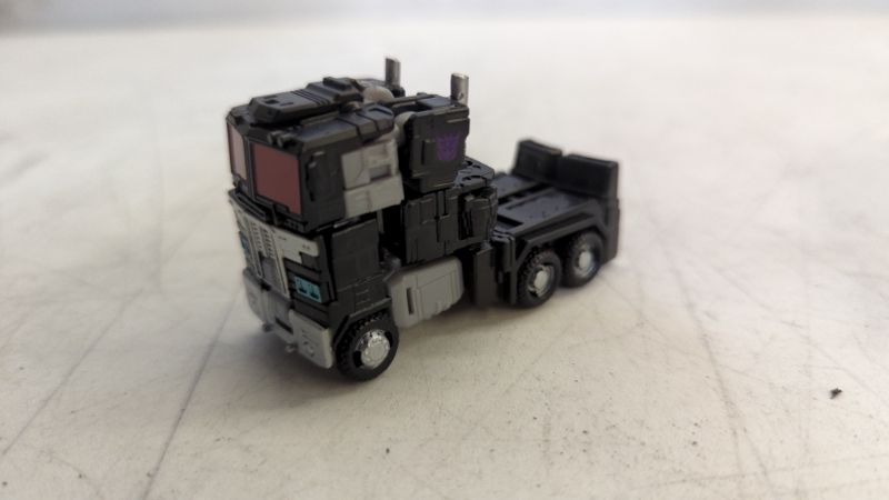 Photo 3 of Transformers Toys Legacy Evolution Core Nemesis Prime Toy, 3.5-inch, Action Figure for Boys and Girls Ages 8 and Up
