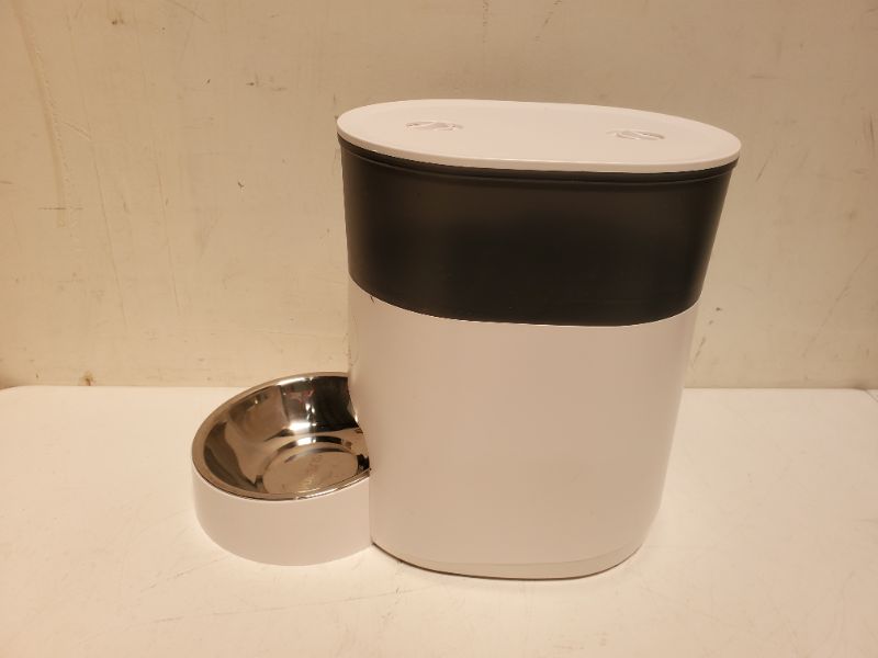 Photo 3 of FARORO Automatic Food Dispenser MODEL:PF20