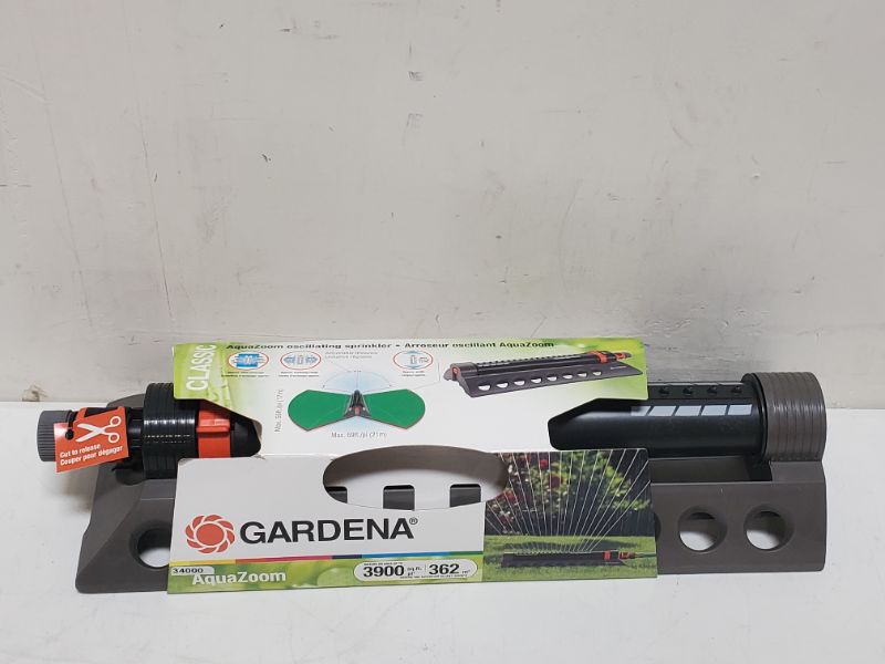 Photo 3 of Gardena Comfort 3900-Square Foot Aqua Zoom Oscillating Sprinkler, Made in Germany Oscillating 3900 Sq. Ft.