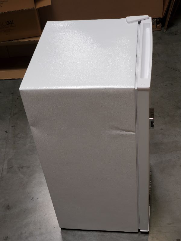 Photo 5 of FRIGIDAIRE EFR331-WHITE 3.2 Cu ft Eraser Board Mini Compact Dorm Fridge (White) 3.2 cu ft Fridge WHITE
