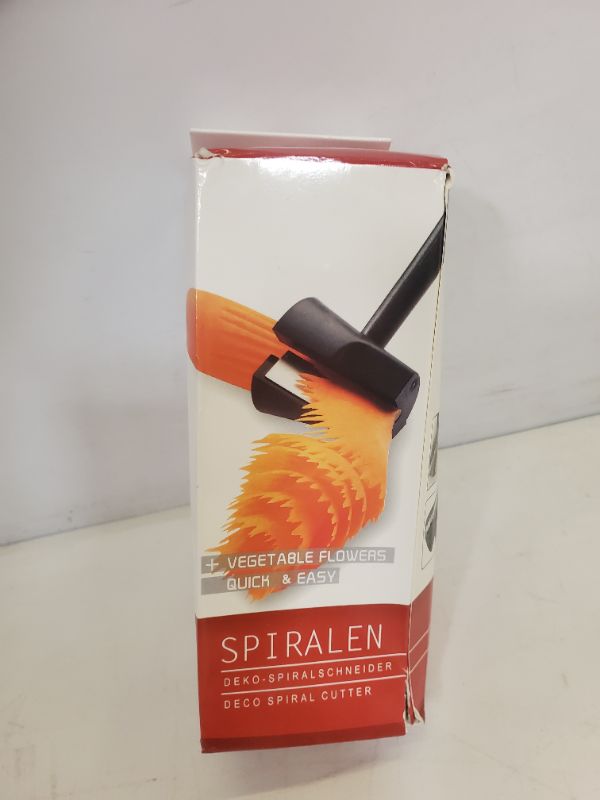 Photo 2 of Carrot Curler and Peeler, Black Carrot Spiral Shred Slicer Root Vegetables Fruits Slicer Sharpener Garnishing Tool (Plastic)