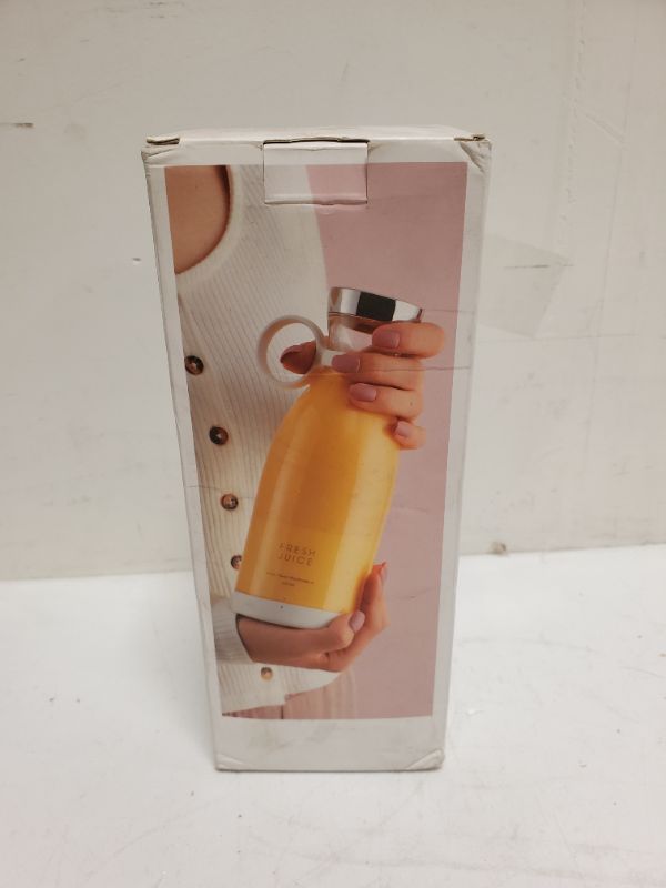 Photo 3 of FRESH JUICE PORTABLE BLENDER BLENDS IN 10 SECONDS WATERPROOF AND SELF CLEANING NEW 