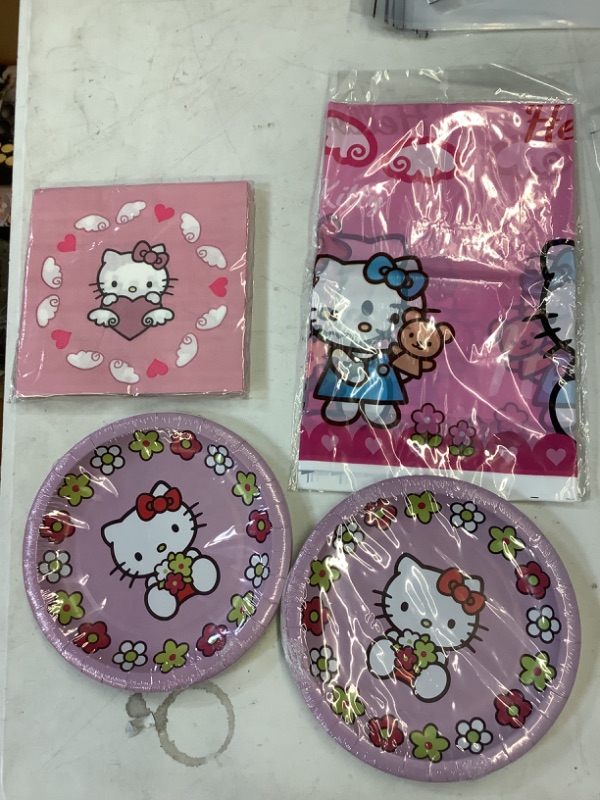 Photo 2 of GYKPZBSAN 41Pcs Kitty Cat Party Supplies 20 plates, 20 napkins for the Hello Kitty birthday party decoration