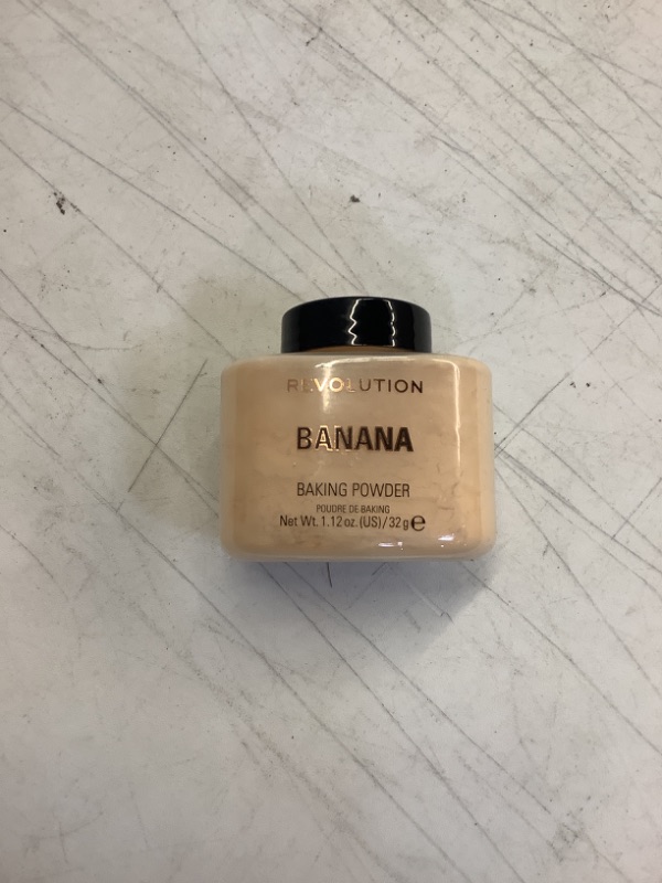 Photo 1 of Makeup Revolution Loose Baking Powder, Make Up Setting Powder, Provides Long-lasting Coverage, Reduces Shine, For Medium Skin Tones, Banana, 32g