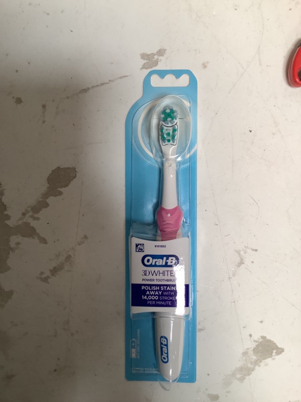 Photo 2 of Oral-B Toothbrush 3D White Stains Away (Battery) 