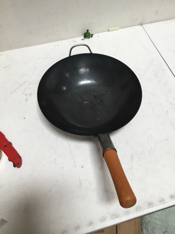 Photo 2 of YOSUKATA Carbon Steel Wok Pan – 13,5 “ Woks and Stir Fry Pans - Chinese Wok with Flat Bottom Pow Wok - Traditional Chinese Japanese Woks - Black Steel Wok