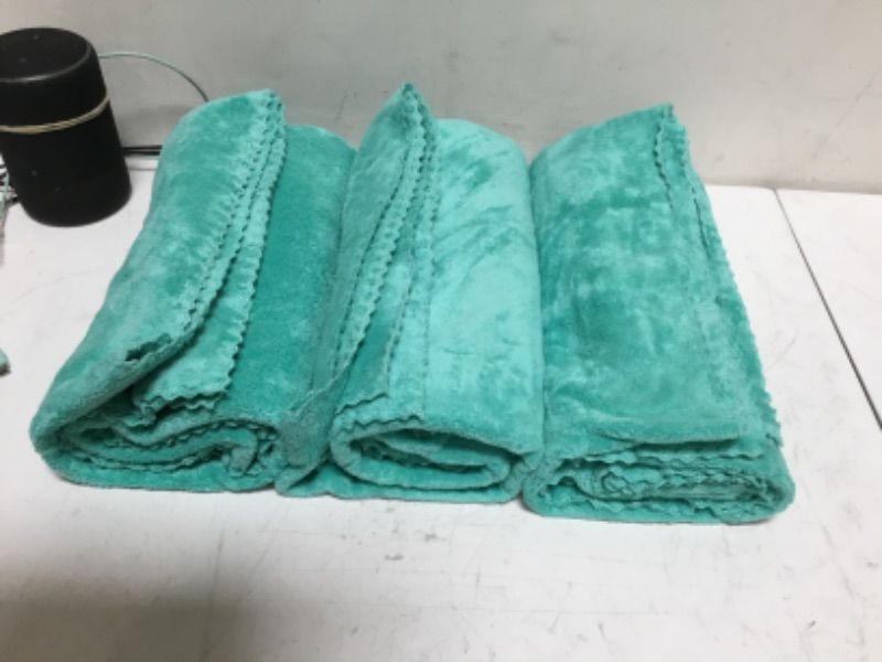 Photo 1 of WELLDAY Plain Green Solid Color Bath Towels Soft Absorbent Bath Towels Bath Towel Set of 3 for Home Hotel Bathroom Decor