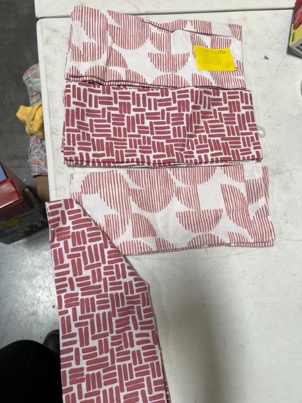 Photo 1 of 3-pack of Kitchen Towels Red and White 
