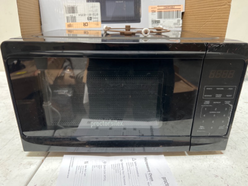 Photo 2 of Proctor Silex 0.7 cu ft 700 Watt Microwave Oven - Black