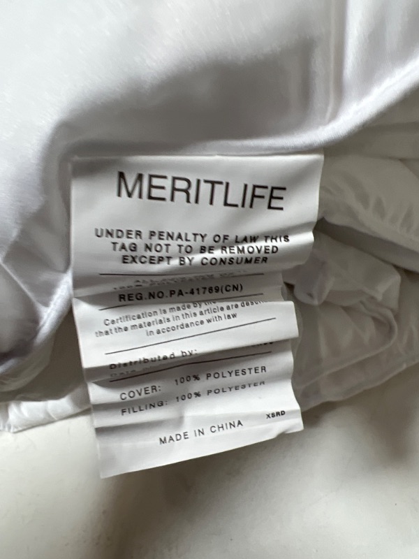 Photo 4 of MERITLIFE Comforter King Size All Season Fluffy Down Alternative Comforter with Corner Tabs, Ultra Soft Double Brushed Microfiber Duvet Insert Machine Washable (White 90"x102")