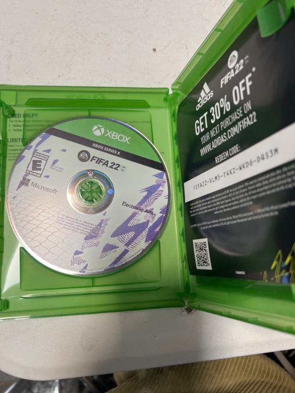 Photo 3 of FIFA 22 - Xbox Series X Xbox Series X Standard