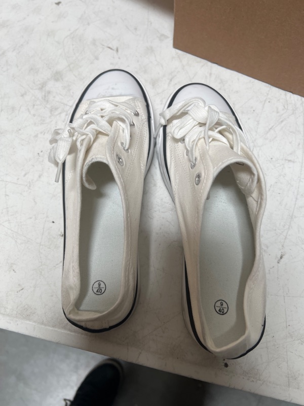 Photo 1 of Women's Shoe White/Cream Size 9, ZY-K8302