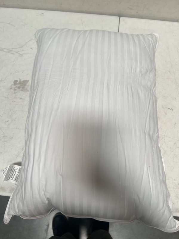 Photo 2 of Beckham Hotel Collection Bed Pillow Standard / Queen Size  - Down Alternative Bedding Gel Cooling Pillow for Back, Stomach or Side Sleepers
