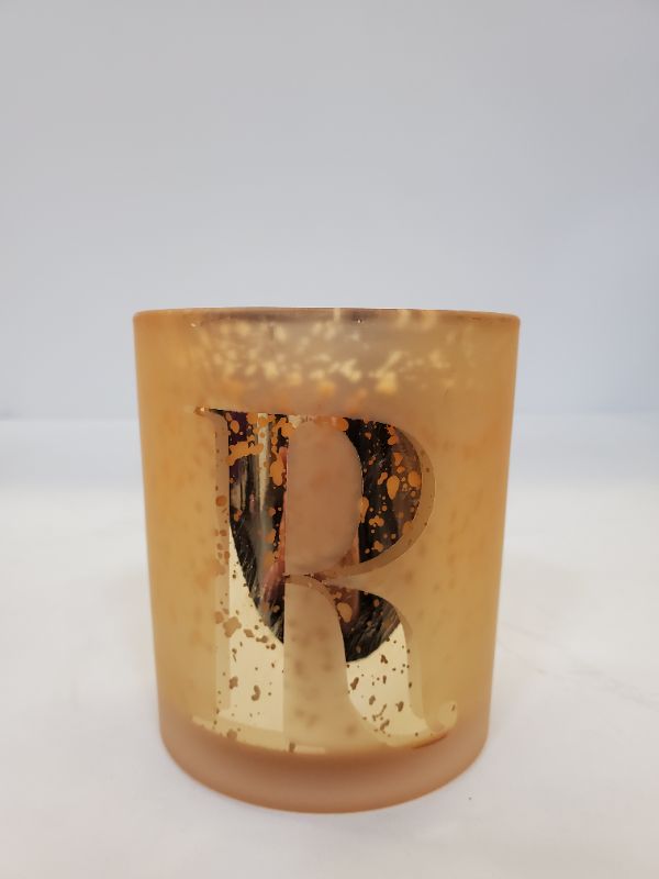 Photo 1 of FOUNDRY CANDLE CO. - "R" - 2 WICK MANDARIN & REDWOOD -SOY  BLEND CANDLE - 12OZ 