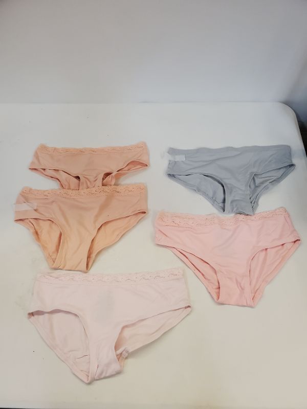 Photo 1 of Set of 5 womens underwear - XL 14-16