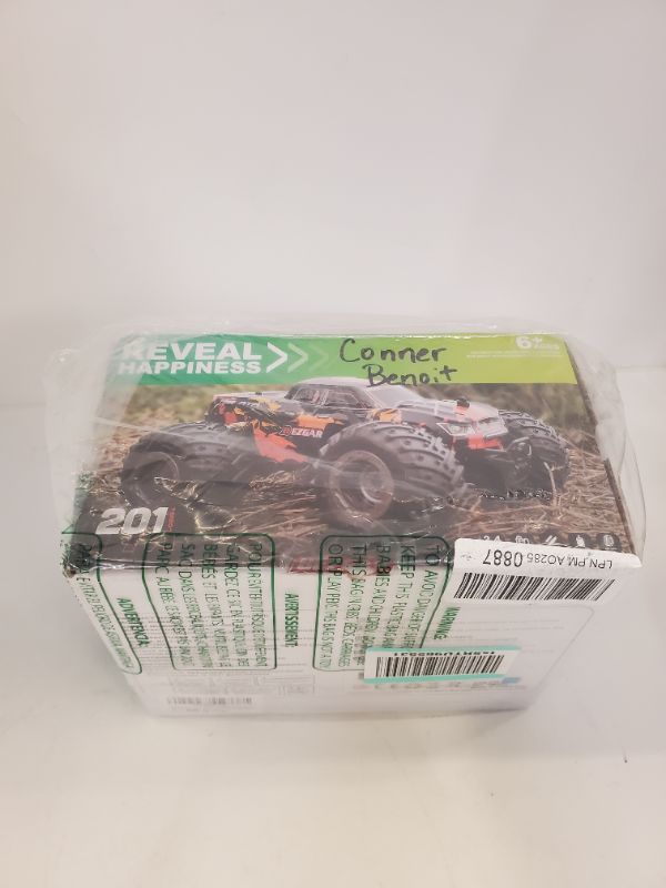 Photo 1 of BEZGAR TM201 Remote Control Car 2.4GHz All-Terrain 15Km/h Off-Road RC Car Toys - COLOR BLUE 