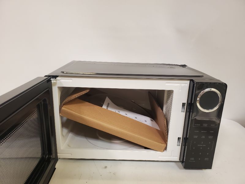 Photo 5 of Proctor Silex 0.9 cu ft 900 Watt Microwave Oven - Black