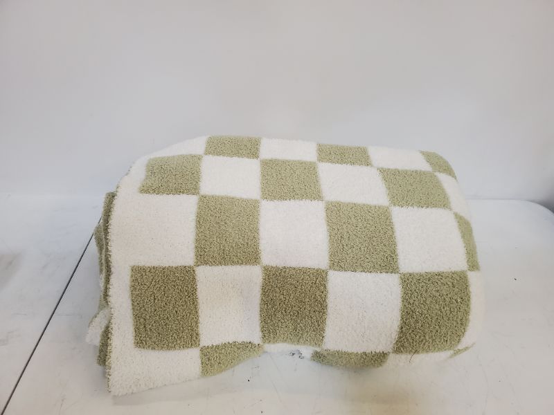 Photo 4 of YIRUIO Throw Blankets Checkerboard Grid Chessboard Gingham Warmer Comfort Plush Reversible Microfiber Cozy Decor for Home Bed Couch (sage Green, 60''x79'')