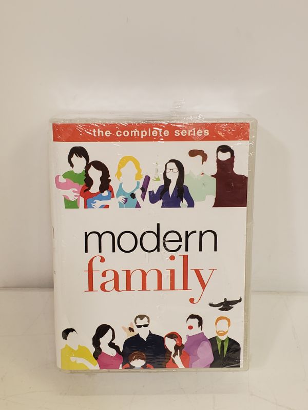 Photo 1 of Modern Family The Complete Series
