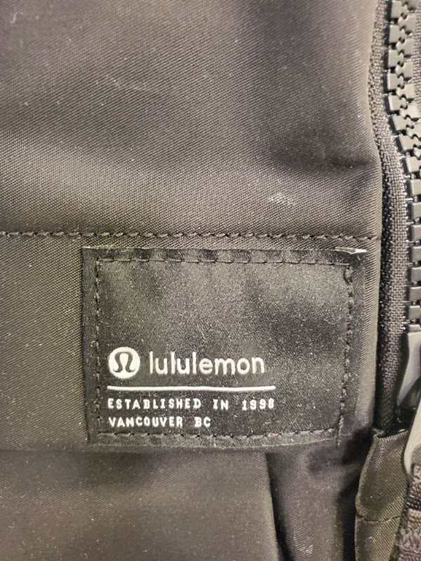 Photo 2 of LULULEMON EVERYDAY BACKPACK 2.0 - BLACK 