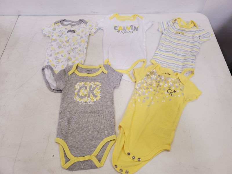 Photo 1 of 6 PIECE CALVIN KLEIN BABY ONESIES LOT - CLOTHING SIZE  (3M-6M)