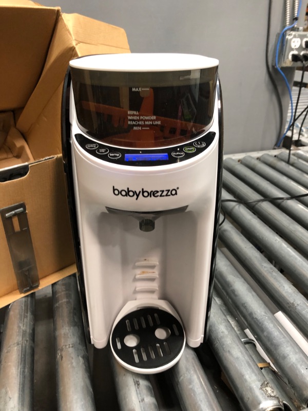 Photo 4 of Baby Brezza New and Improved Formula Pro Advanced Dispenser Machine