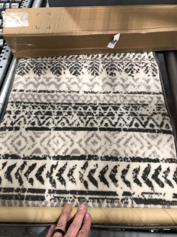 Photo 1 of 2 X 3 CARPET