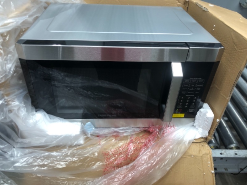 Photo 3 of Farberware 1.6 Cu. Ft. 1100-Watt Microwave Oven with Smart Sensor