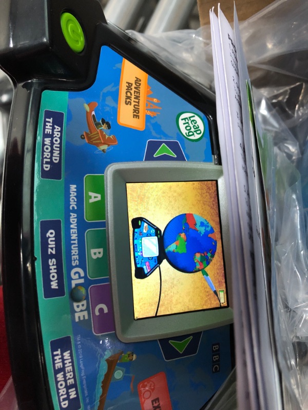 Photo 2 of 2.7 LCD Screen LeapFrog Magic Adventures Globe (Frustration Free Packaging) with Stylus
