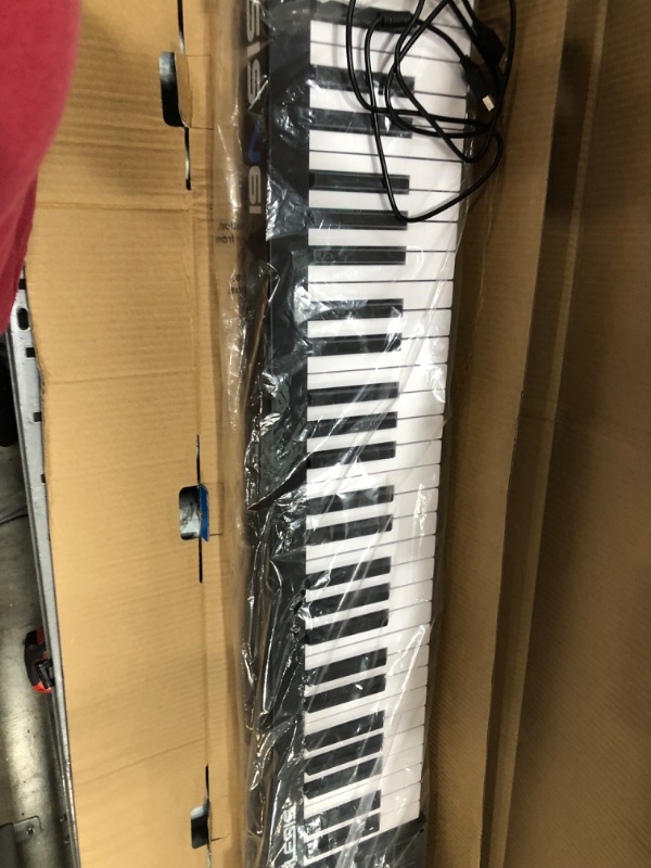 Photo 4 of Alesis V61 - 61 Key USB MIDI Keyboard Controller with 8 Backlit Pads, 4 Assignable Knobs and Buttons, Plus a Professional Software Suite Included
