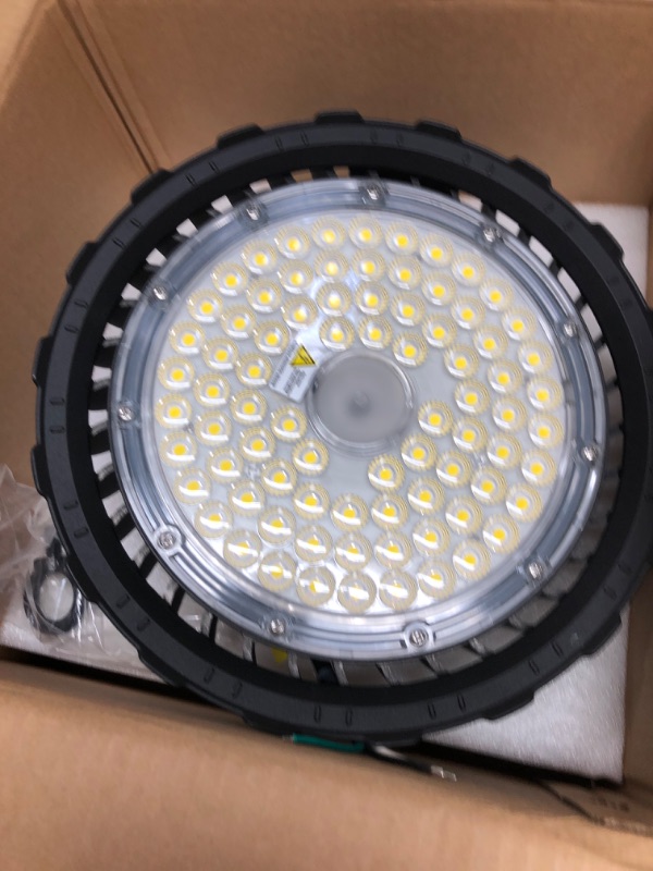 Photo 2 of  LED High Bay Light 240W UFO 5000K 36,000LM,0-10V Dimmable,1000W HID/HPS Replacement,UL 5-Foot Cable,UL Certified Driver IP65,Hook Mount,Shop Lights,Garage,Factory,Warehouse,Workshop,Area Light.
Brand: BFT