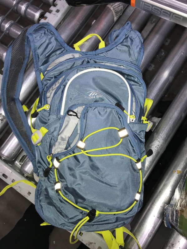 Photo 2 of High Sierra HydraHike 8L Mercury Glow Sports Bag - Blue

