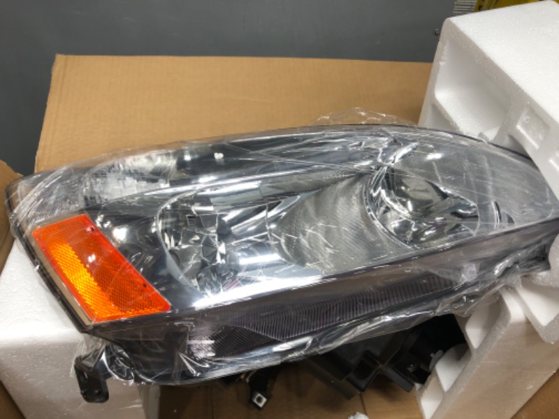 Photo 2 of AUTOSAVER88 Headlight Assembly Compatible with 03 04 05 06 07 Accord OE Headlamp Replacement Chrome Housing Clear Lens OE - Chrome/Amber/Clear