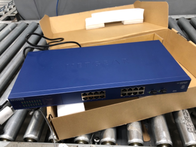 Photo 2 of NETGEAR GS716T 16-Port Gigabit Smart Managed Switch - Switch - L3 Lite - smart - 16 x 10/100/1000 + 2 x Gigabit SFP - desktop, rack-mountable