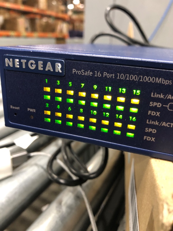 Photo 3 of NETGEAR GS716T 16-Port Gigabit Smart Managed Switch - Switch - L3 Lite - smart - 16 x 10/100/1000 + 2 x Gigabit SFP - desktop, rack-mountable