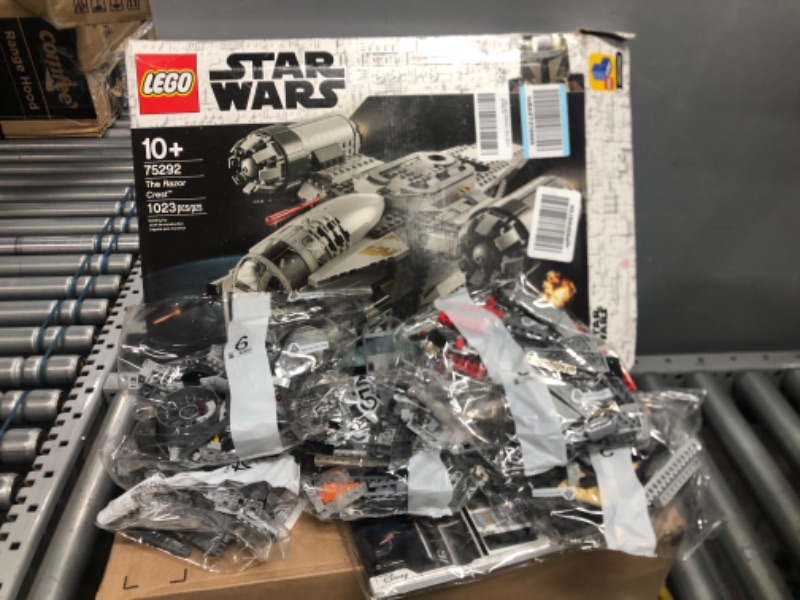 Photo 2 of ** OPENED BOX*** LEGO Star Wars: The Mandalorian The Razor Crest 75292 Exclusive Building Kit, New 2020 (1,023 Pieces)