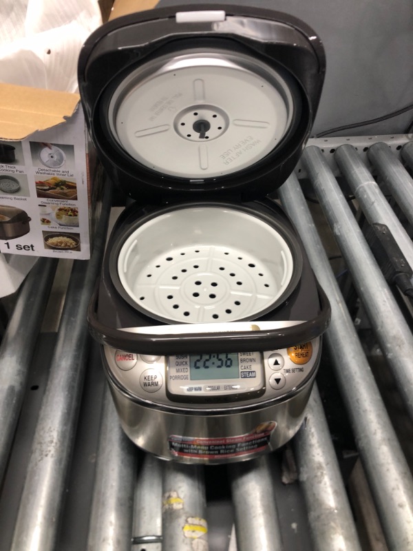 Photo 2 of *** TESTED***Zojirushi 5.5 Cups Micom Rice Cooker and Warmer
