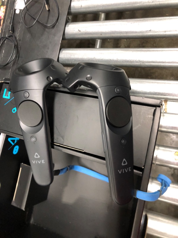 Photo 20 of HTC Vive Cosmos Elite Virtual Reality System