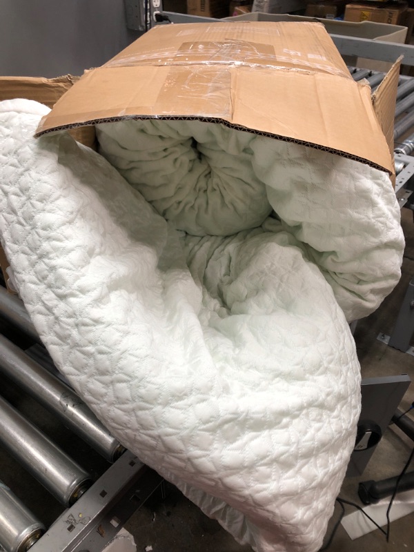 Photo 1 of  FULL/XL---Mattress Topper Full Extra Long (Full XL), Homhougo 3 Inch Green Tea Egg Crate Memory Foam Mattress Topper with Zippered Bamboo Cover, Cloud-Like Soft
