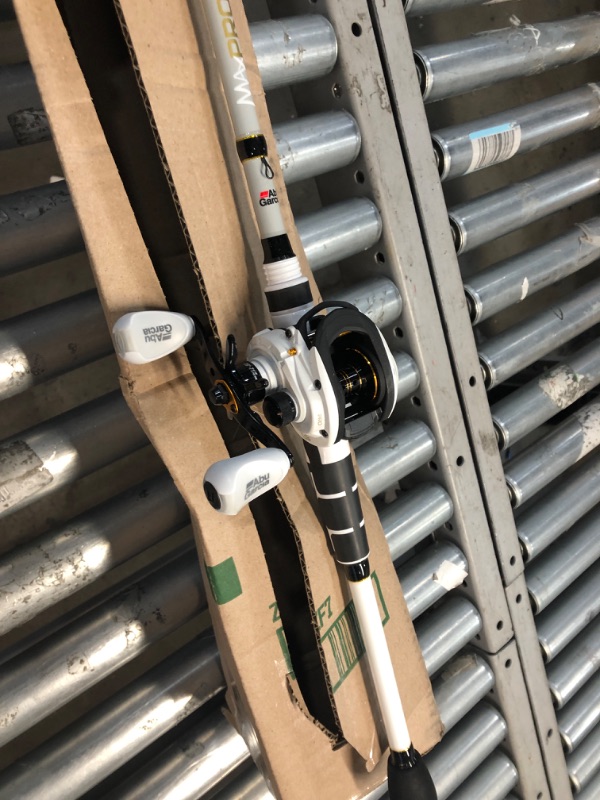 Photo 1 of Abu Garcia Pro Max & Max Pro Low Profile Baitcast Reel and Fishing Rod Combo Max Pro (New Model) 7' - Medium Heavy - 1pc - Left