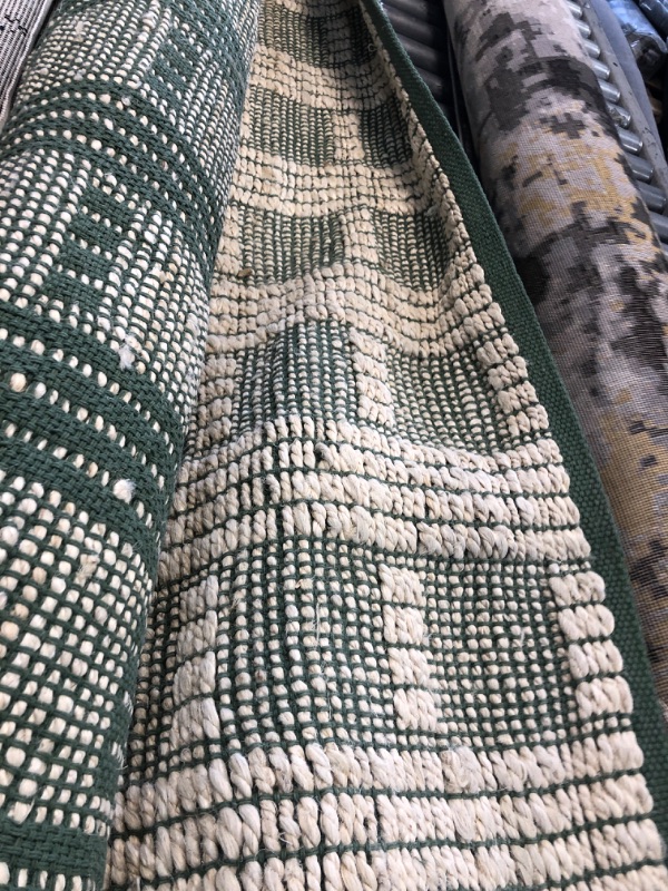 Photo 1 of 7'6X9'6 GREEN AREA RUG