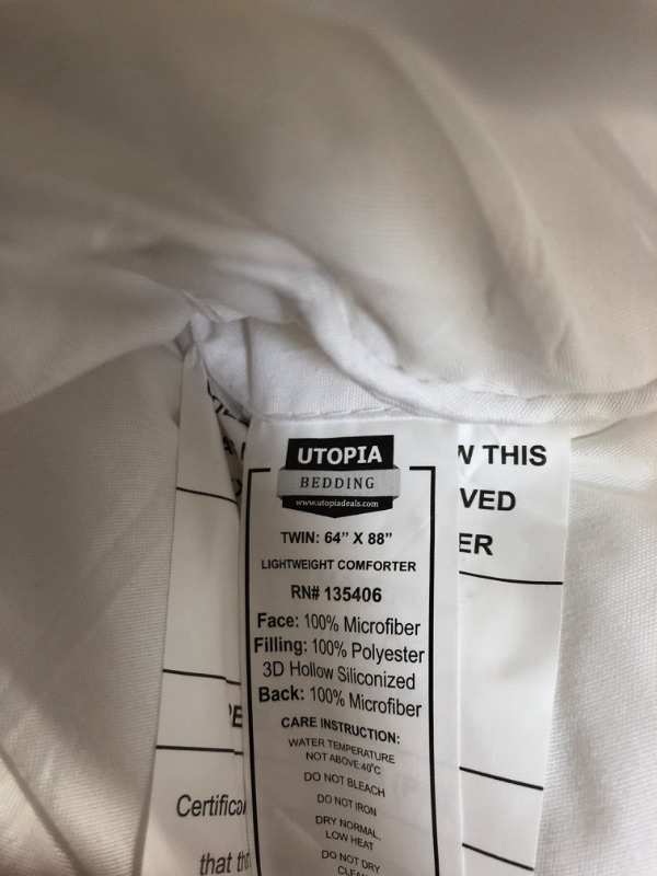 Photo 3 of Utopia Bedding Down Alternative Comforter (Twin, White) - All Season Comforter - Plush Siliconized Fiberfill Duvet Insert - Box Stitched
