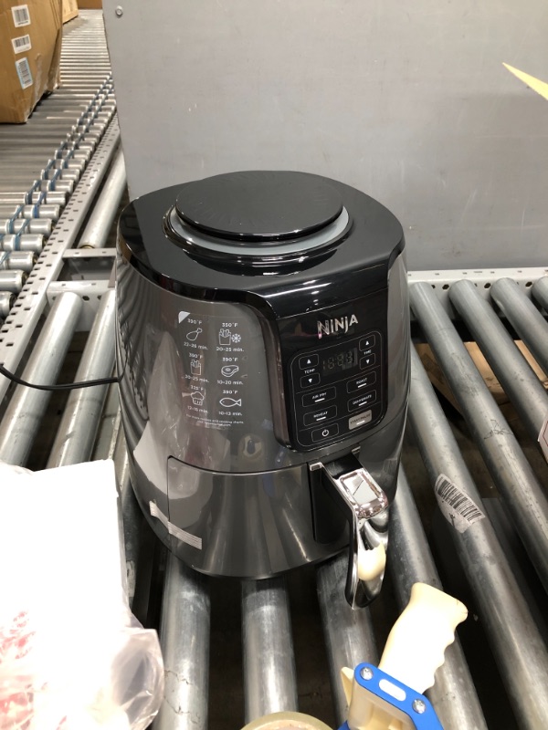 Photo 1 of 4 Qt. Electric Black Air Fryer with Recipe Book (AF101)
