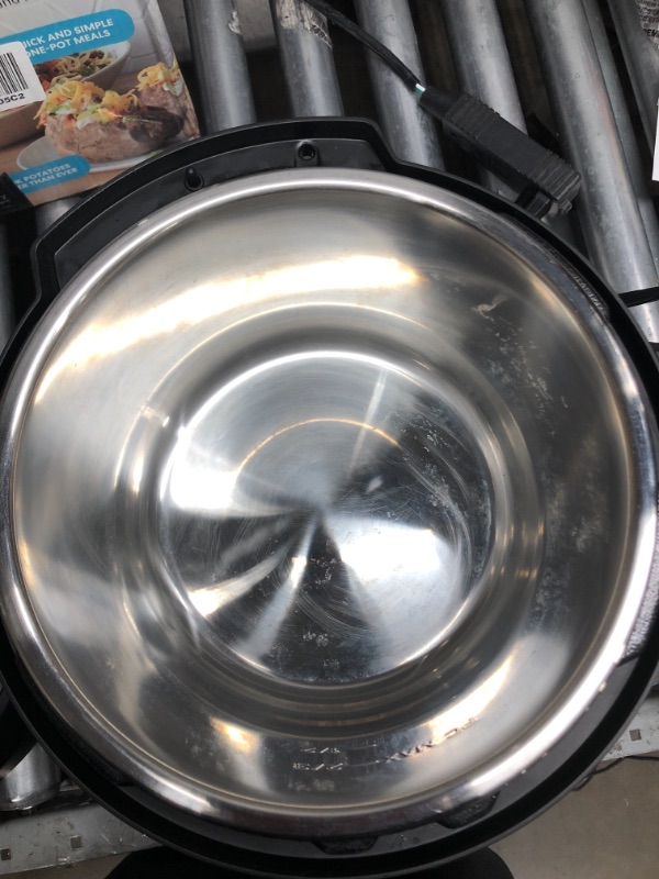 Photo 3 of 8 qt. Stainless Steel Duo Electric Pressure Cooker