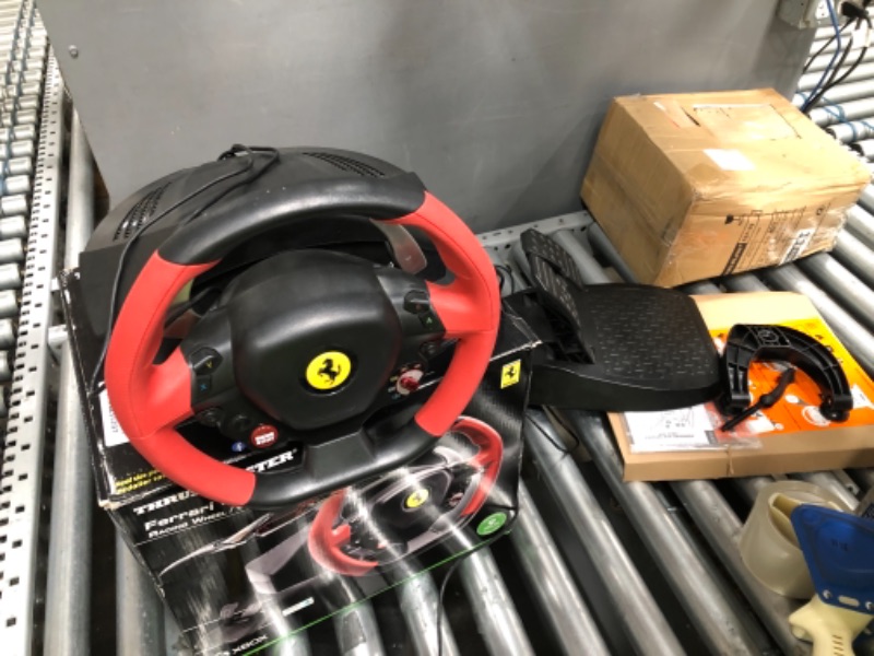 Photo 2 of Thrustmaster Ferrari 458 Spider Racing Wheel for Xbox One - NEW
