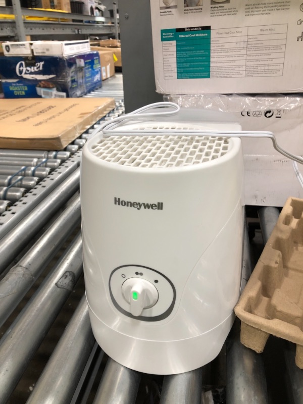 Photo 2 of Honeywell Invisible Cool Mist Humidifier
