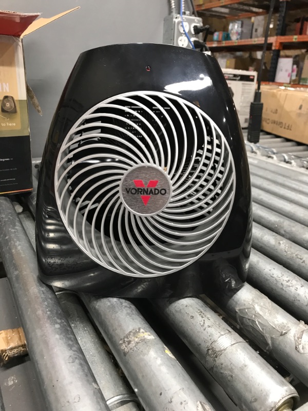 Photo 2 of Vornado 1,500 Watt Portable Electric Fan Compact Heater with Adjustable Thermostat
**Tested**