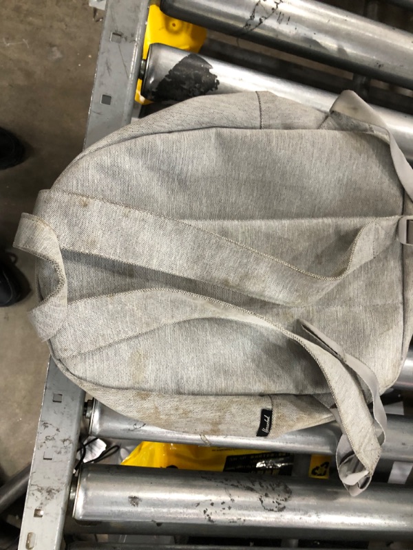 Photo 4 of **super dirty, needs cleaning**
small herschel backpack gray
