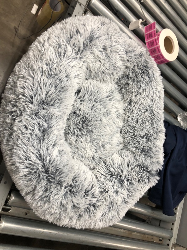 Photo 2 of 24' round fluffy grey pet bed 